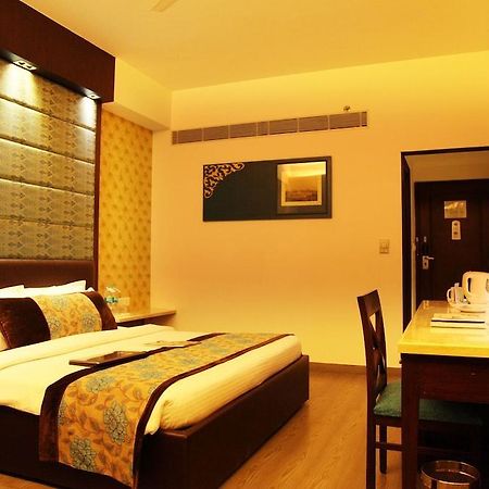 Country Inn & Suites Haridwār Extérieur photo